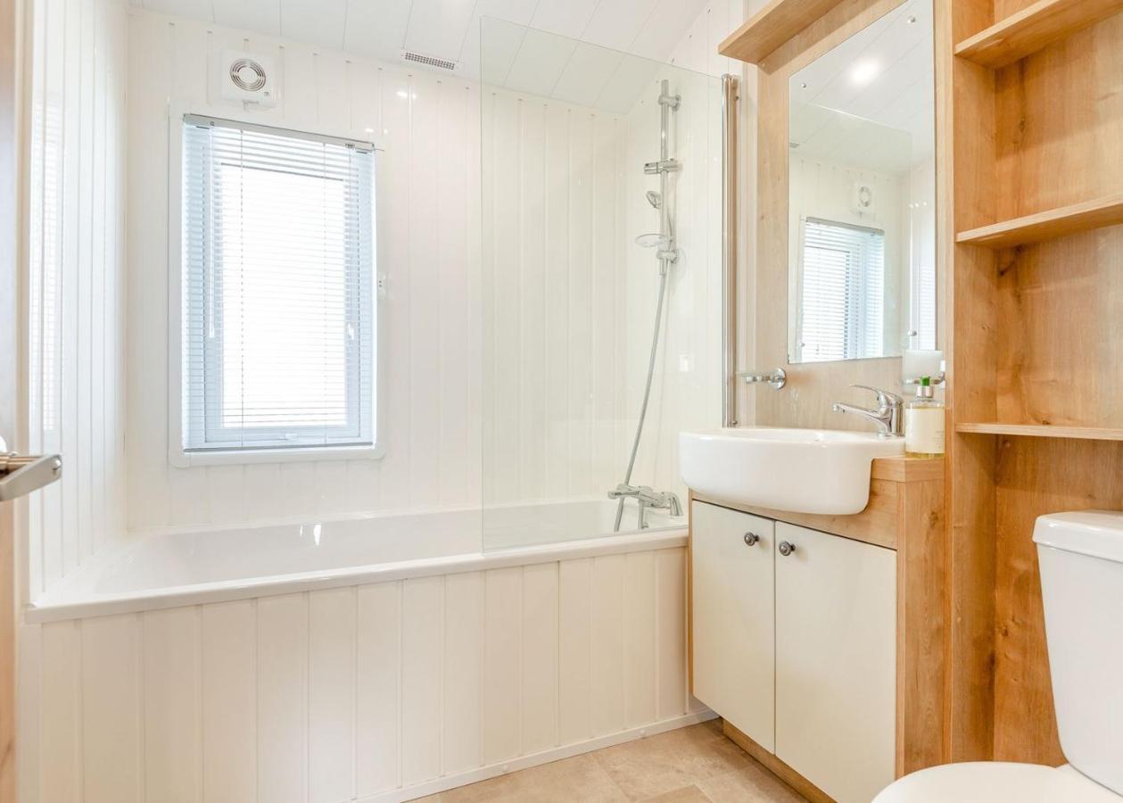 Home Farm Park Lakeside Retreat Burgh le Marsh Rom bilde