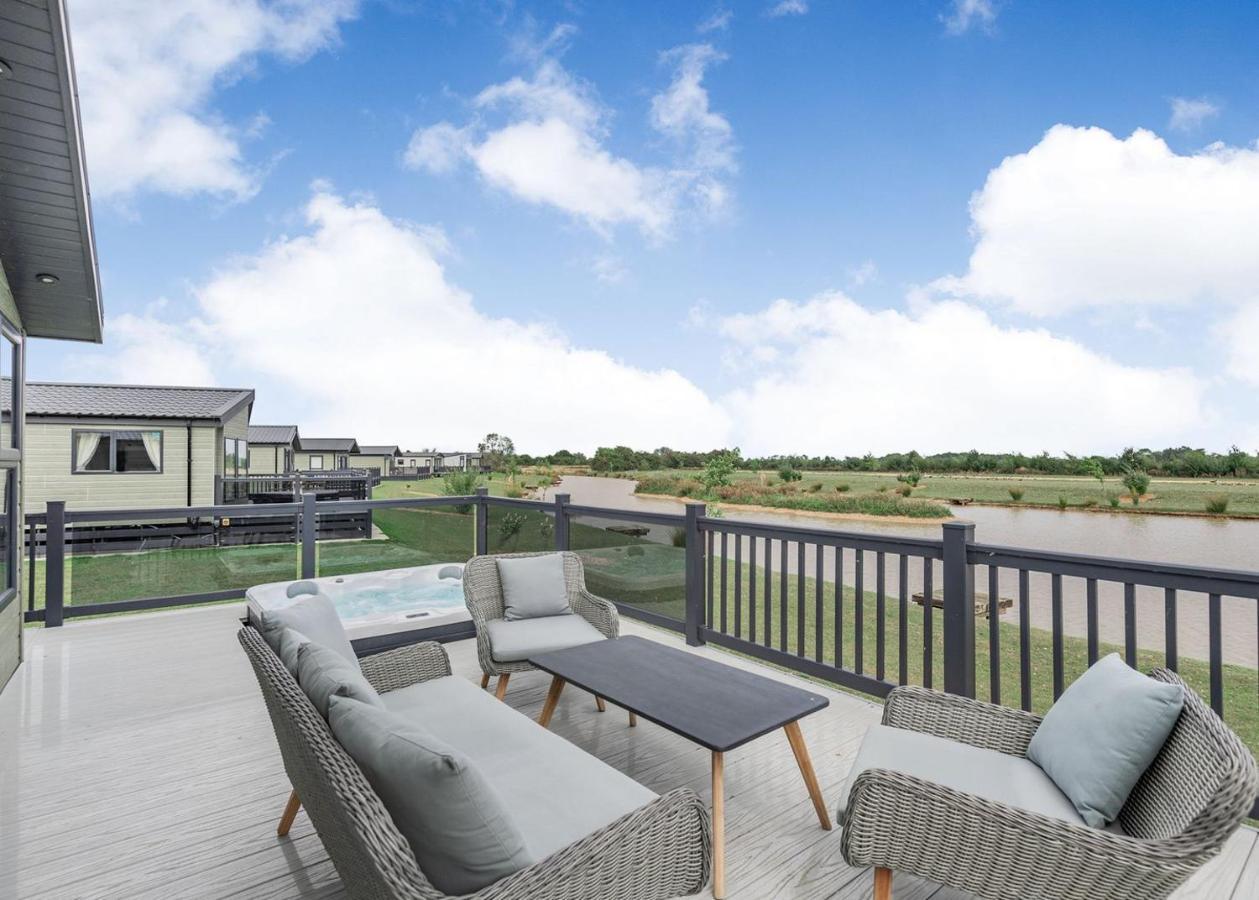 Home Farm Park Lakeside Retreat Burgh le Marsh Rom bilde