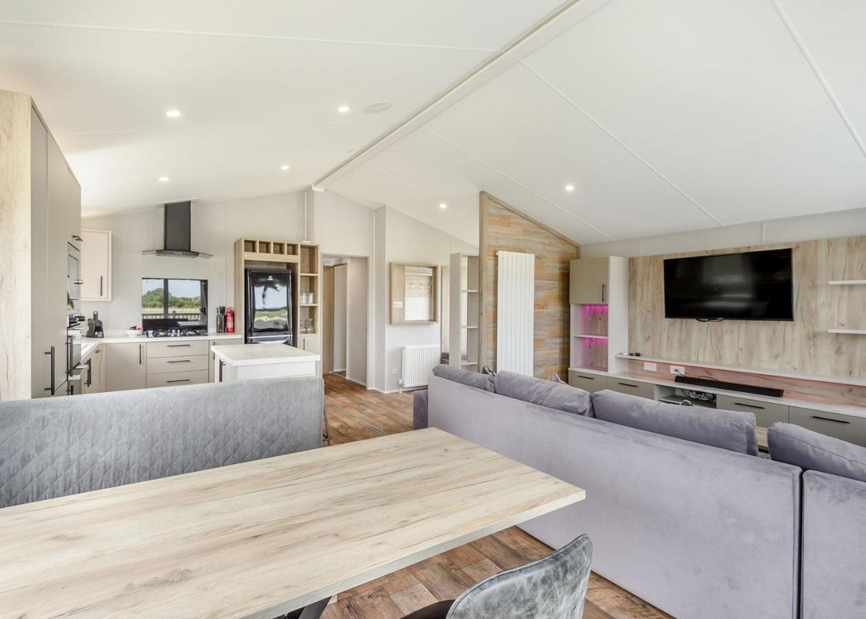 Home Farm Park Lakeside Retreat Burgh le Marsh Rom bilde