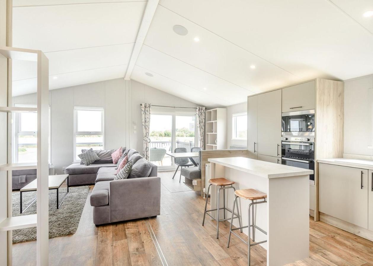 Home Farm Park Lakeside Retreat Burgh le Marsh Rom bilde
