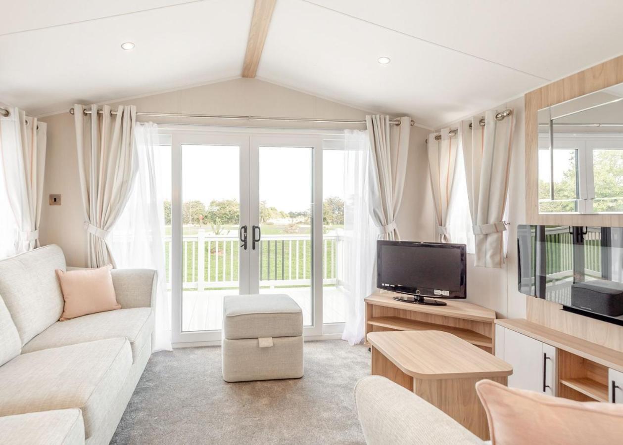 Home Farm Park Lakeside Retreat Burgh le Marsh Rom bilde