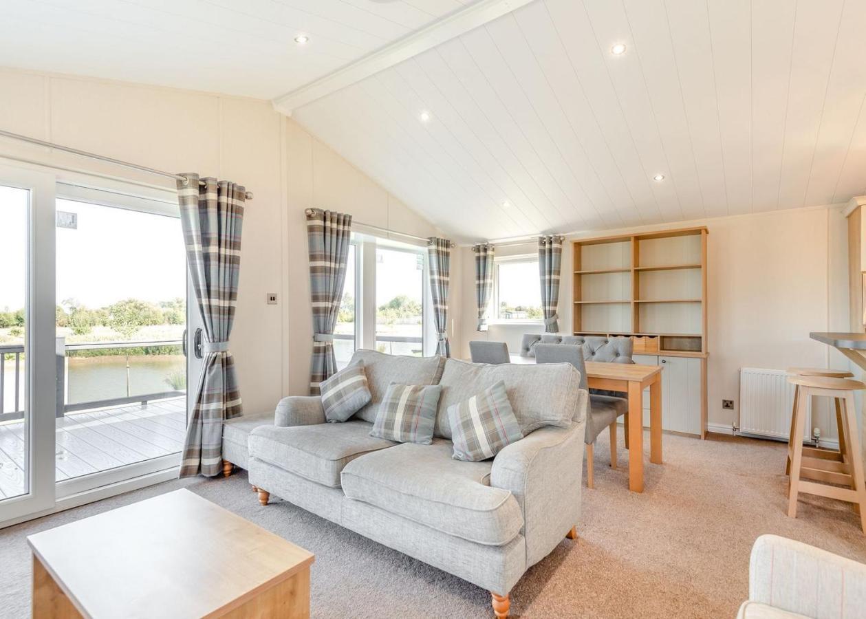 Home Farm Park Lakeside Retreat Burgh le Marsh Rom bilde